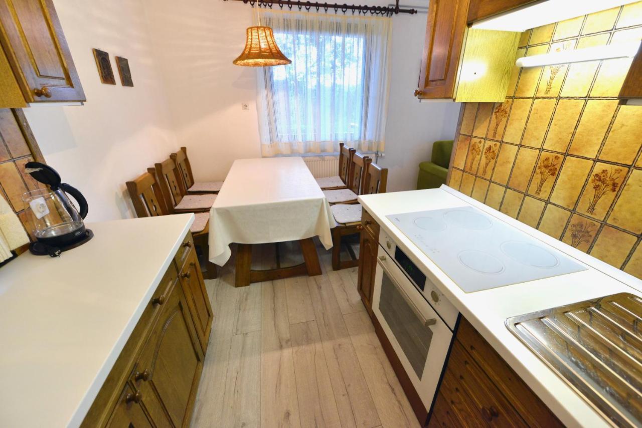 Holiday Home Davca Церкно Екстериор снимка